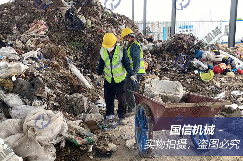 新疆阿克蘇建築裝修垃圾篩分(fēn)現(xiàn)場(chǎng)