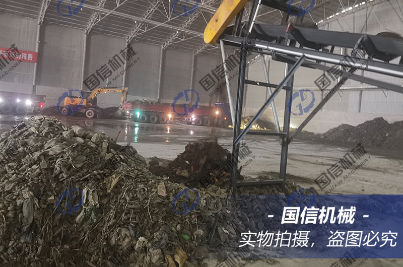 河(hé)北(běi)保定混合垃圾分(fēn)選現(xiàn)場(chǎng)